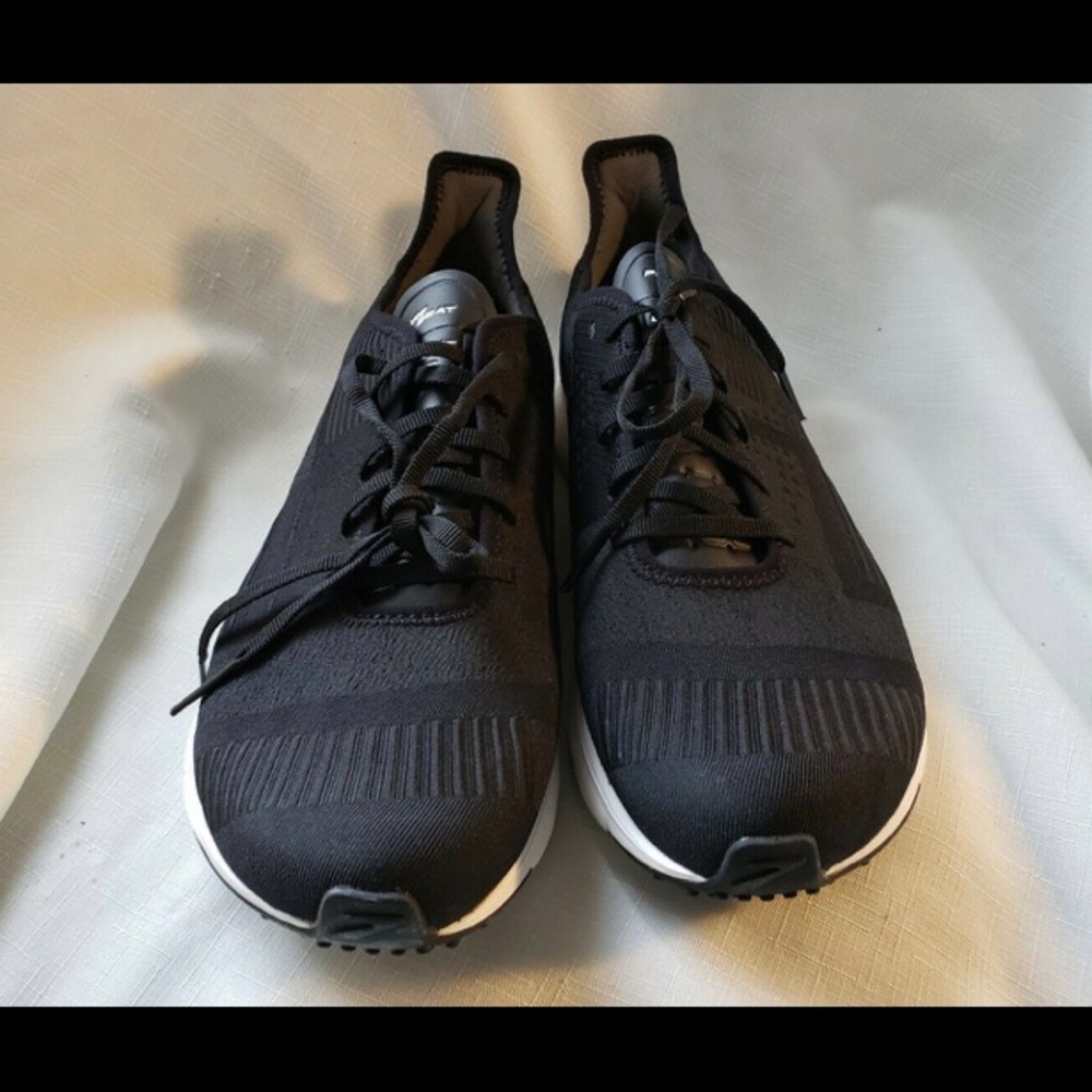 Brooks Pure Beat Running Shoes (1103001D035)